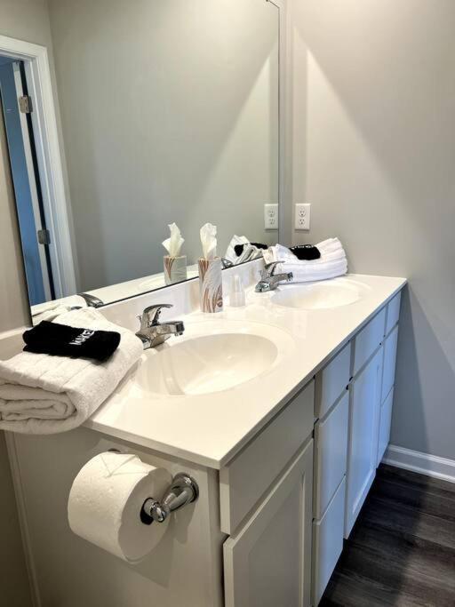 פטרסבורג Family Friendly 4Br Home Near Ft Gregg Adams Vsu מראה חיצוני תמונה